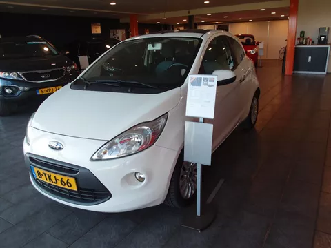 Ford Ka 1.2 69pk Titanium X   met  Panoramadak