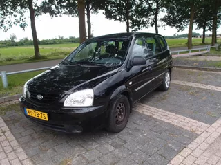 KIA Carens 2.0 CVVT LX  Airco  " Nette hoogzitter  "   met lage km