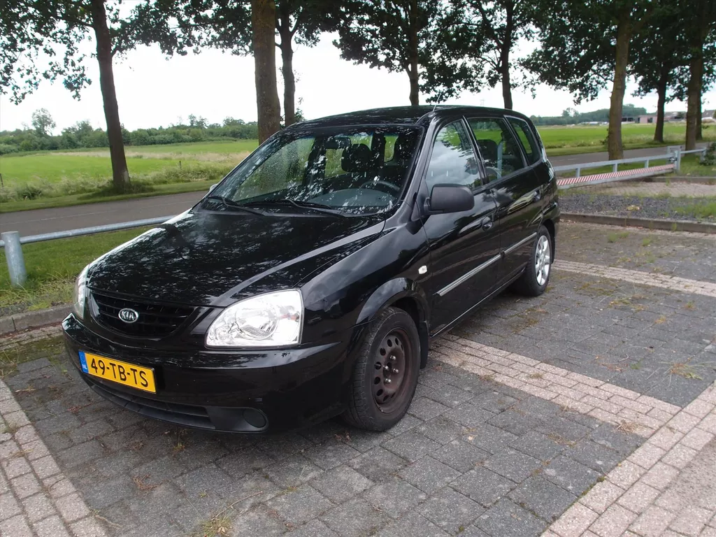 KIA Carens 2.0 CVVT LX  Airco  " Nette hoogzitter  "   met lage km
