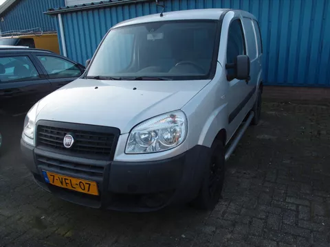 FIAT Doblo 1.3 JTD DPF 500. 2 Achterdeuren. Schuifdeur - R