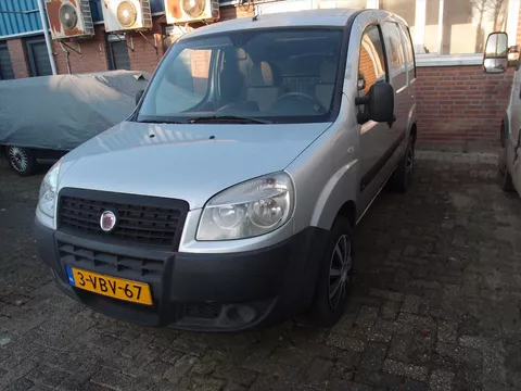 FIAT Doblo .  2 x    .   1.3 JTD  schuifdeur R.  2 Achterdeuren